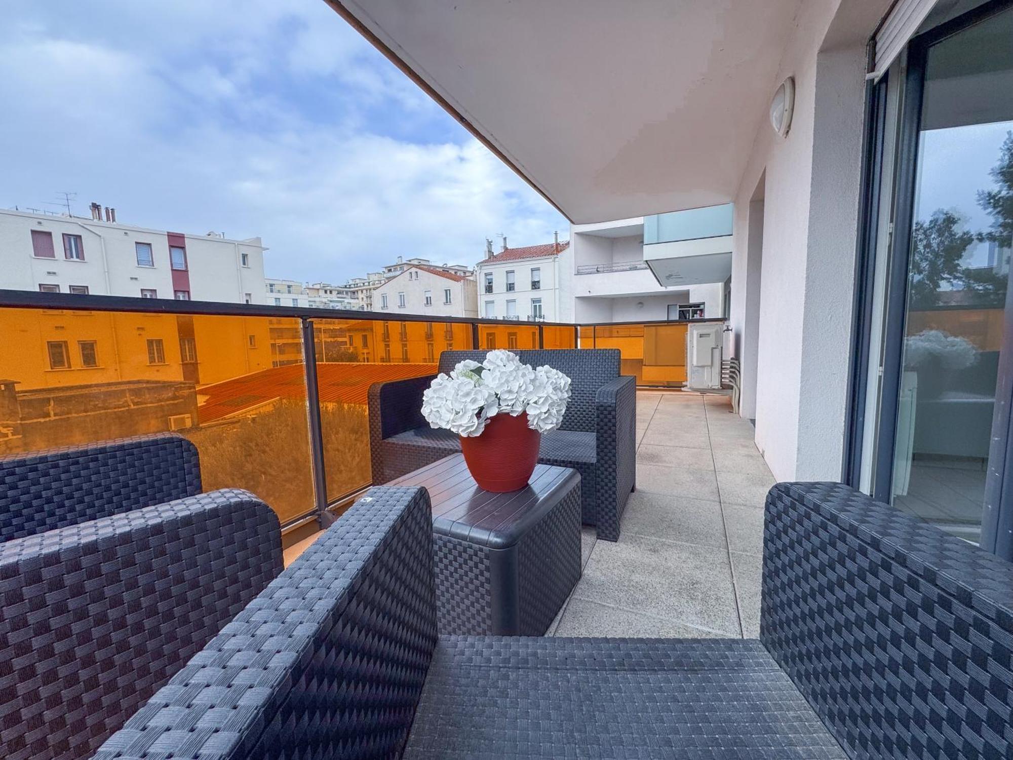 פרפיניין Bel Appartement Climatise & Parking מראה חיצוני תמונה