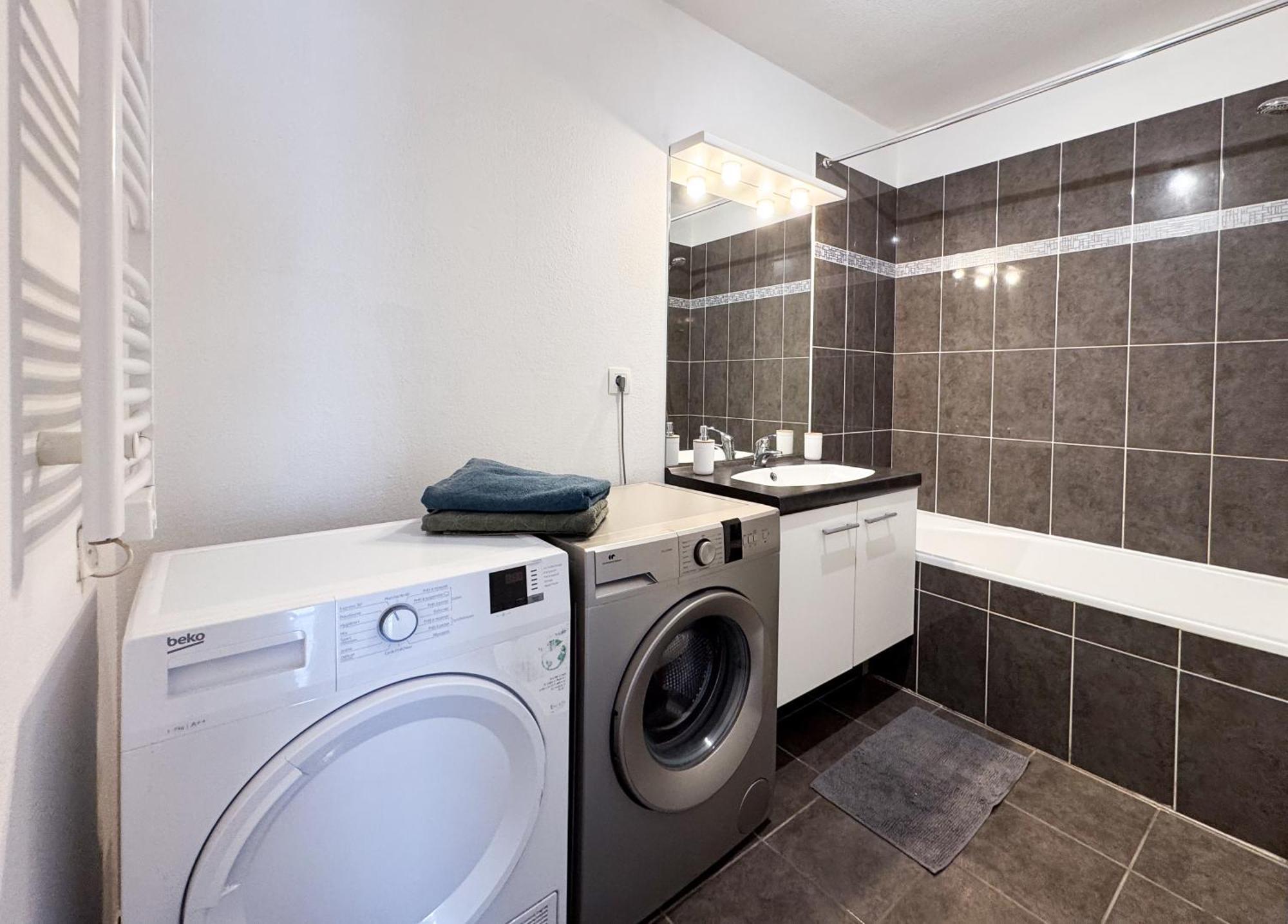 פרפיניין Bel Appartement Climatise & Parking מראה חיצוני תמונה